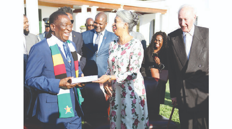 President Mnangawa with investors
 ahead of today's SONA